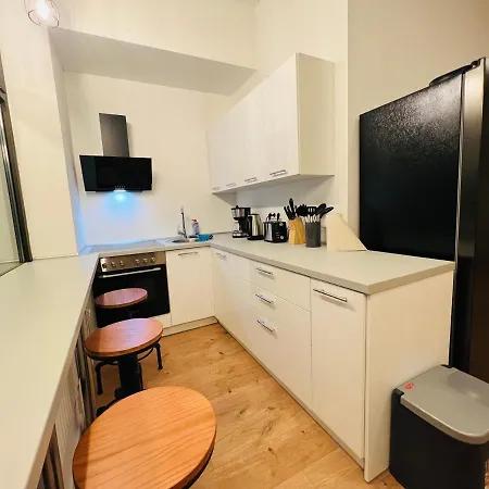 Big L 18 Beds L Free Parking L Wifi L Appartement Westernkotten