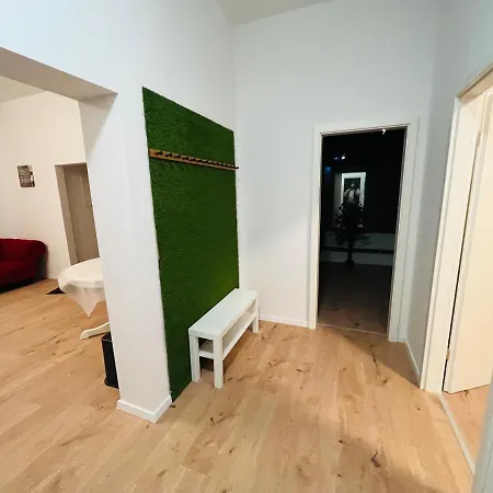 Big L 18 Beds L Free Parking L Wifi L