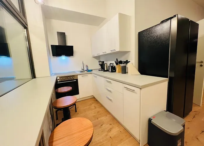 Big L 18 Beds L Free Parking L Wifi L شقة Westernkotten